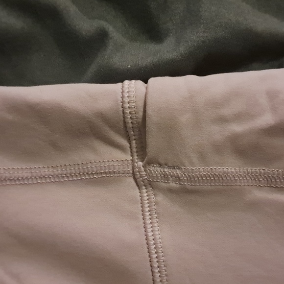 Light purple under armor leggings - Picture 3 of 3